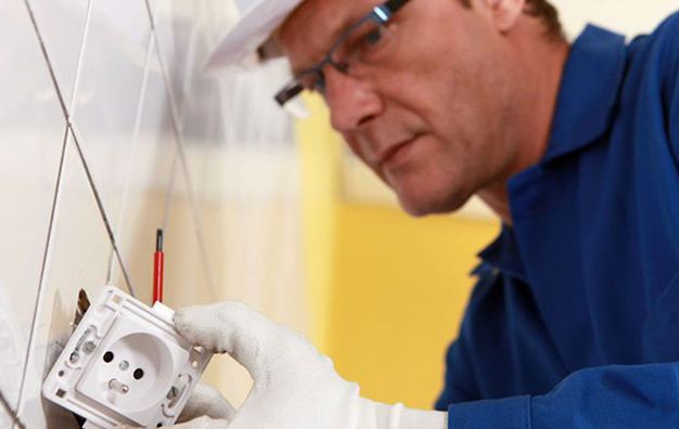 Why it is Better to Hire a Professional Electrician in Irving